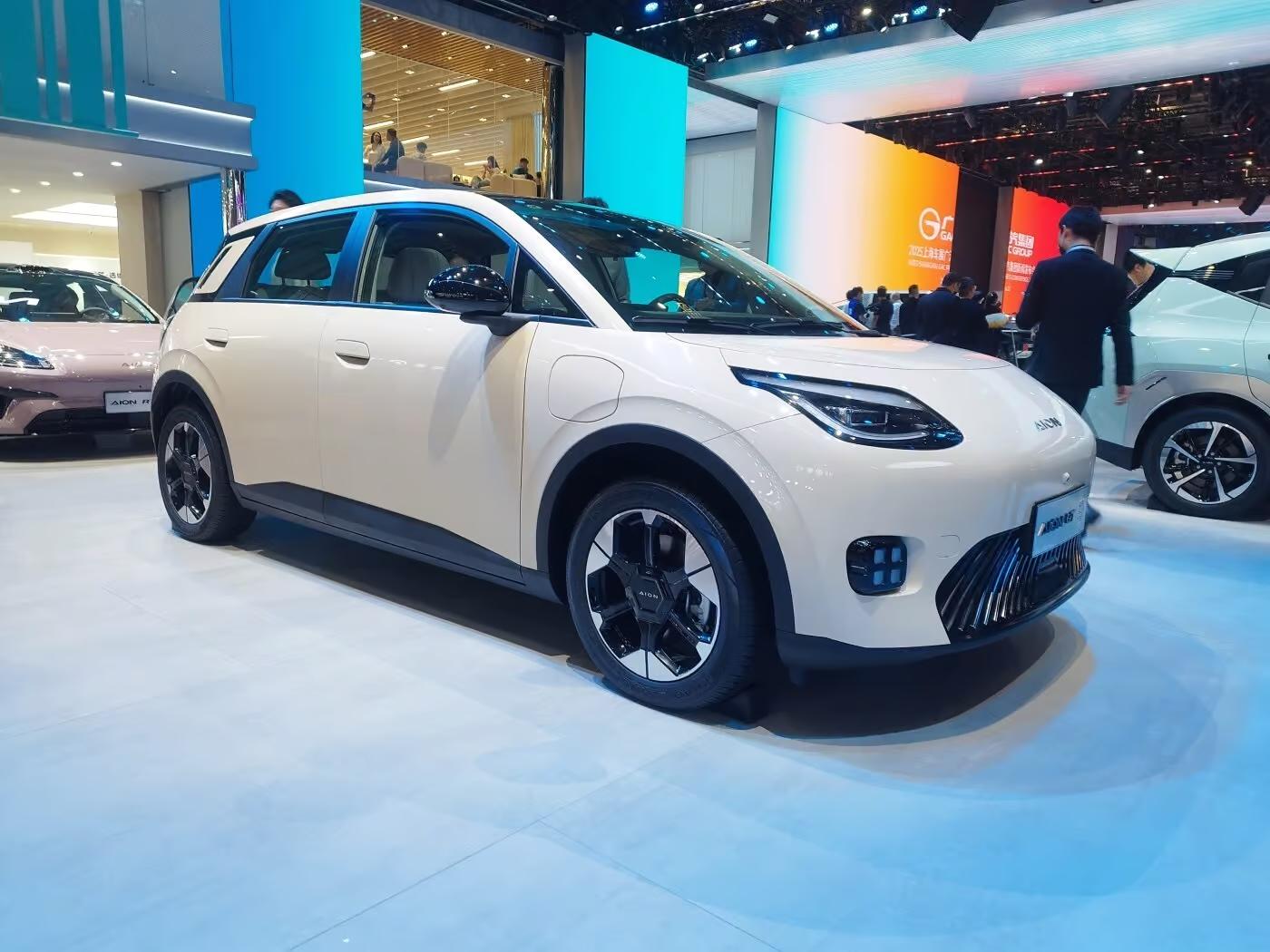 GAC Aion UT dan Chery Tiggo 8 CSH: Dinamika Pasar Otomotif Indonesia